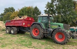 Traktor mit Muldenkippe